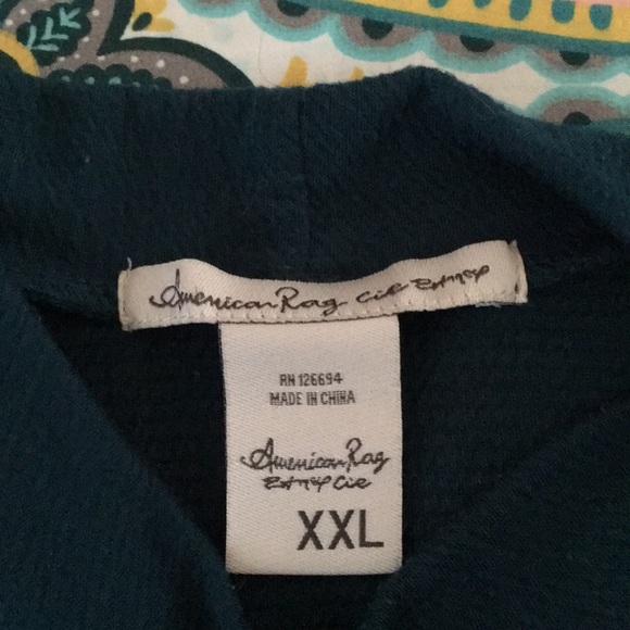 Cold shoulder lace top - Picture 3 of 6